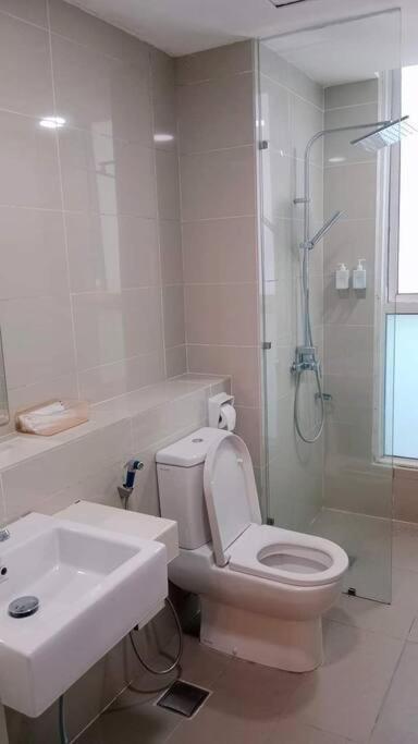 Em Sutera Avenue Apartment *